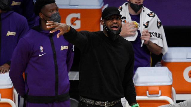 NBA直播-湖人看到重回前6的希望，詹姆斯还不复出更待何时？