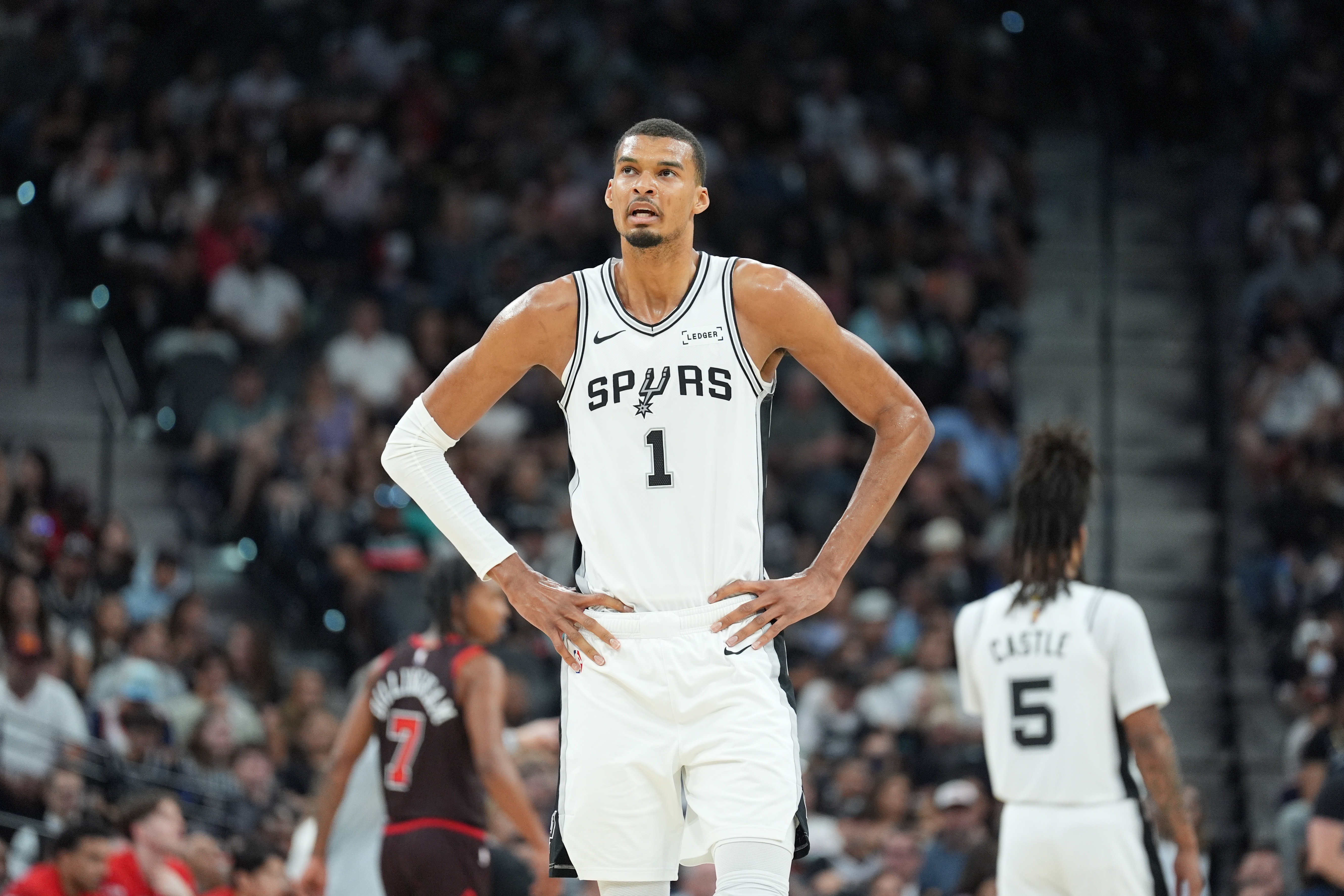 体育赛事高清直播-名记：文班亚马很在意获奖资格 这对马刺来说是一个优先事项