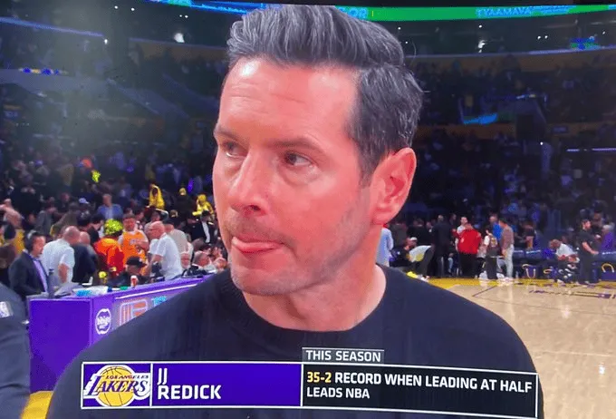 足球直播-雷迪克半场发言：这是季后赛前的热身赛，希望他们保持专注